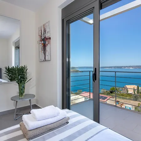 Ashlin Seaside Luxury