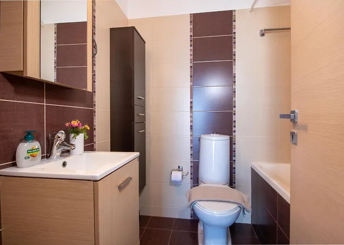 Ashlin Seaside Luxury